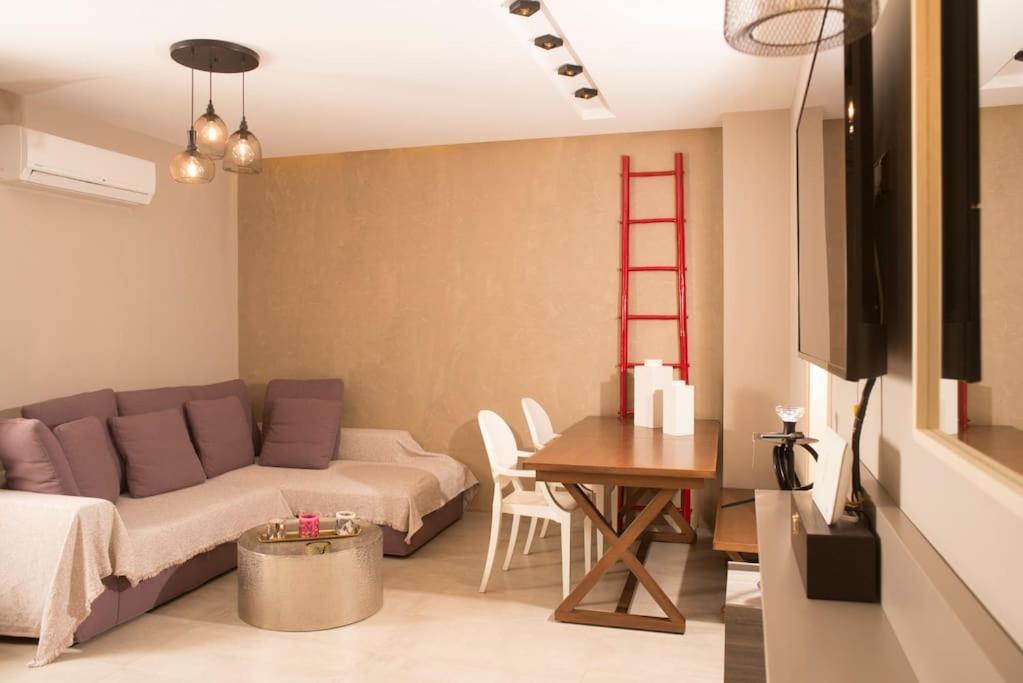 Deluxe Apartment In The Center Kalamáta Kültér fotó